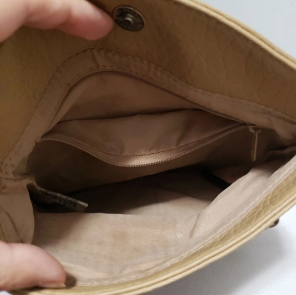 NINE WEST Tan Convertible chain crossbody clutch - Picture 3 of 7